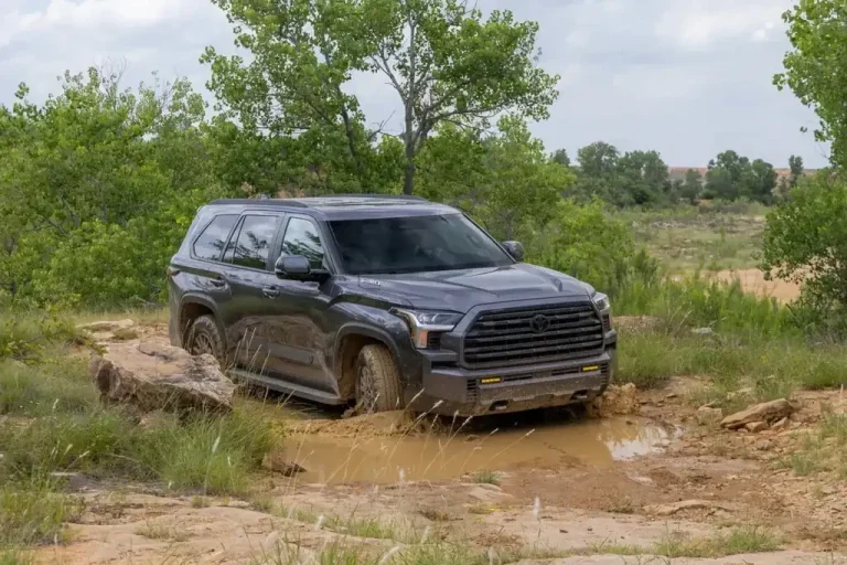 Toyota представила обновленный вездеход Sequoia